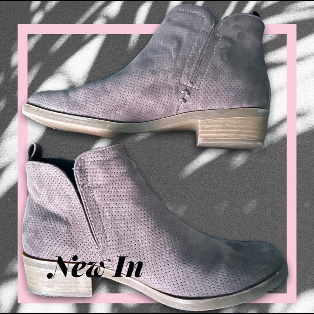 Universal Thread Shoes: Ankle boot | Size 6 1/2 | Color:Tan | 🍂